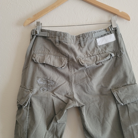 RE/DONE Originals, Distressed Cargo Pant, Army Green, Size 28 - Picture 10 of 15